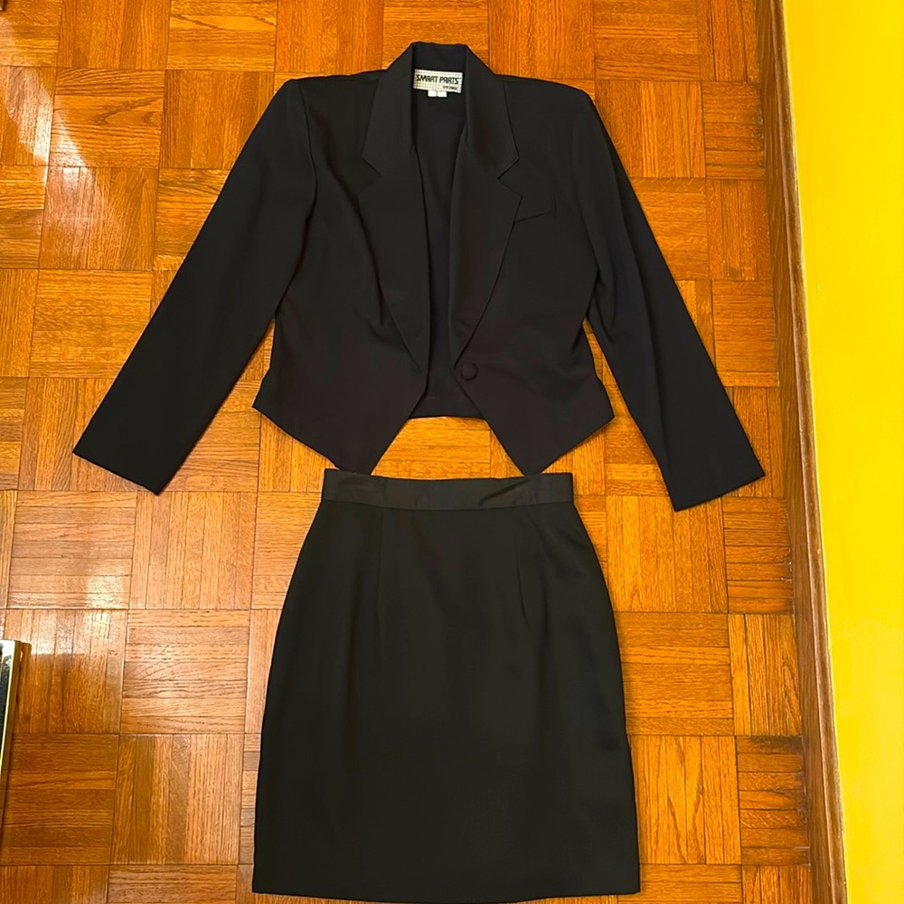 Vintage Smart Parts Black Suit Size Small Top Size 7 Skirt
